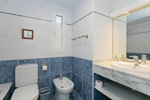 Sara En El Veril Del Duque - Sara Vacation