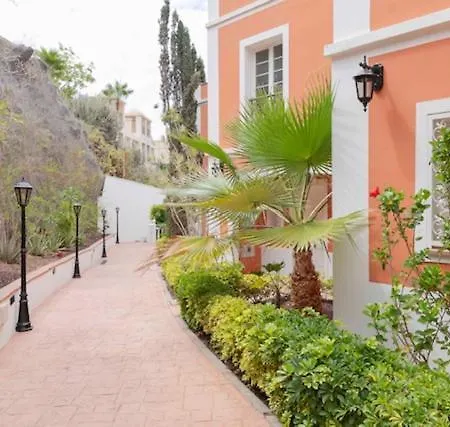 Sara En El Veril Del Duque - Sara Vacation أذيخي