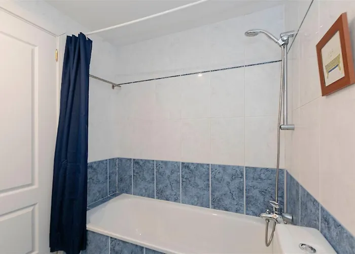 Sara En El Veril Del Duque - Sara Vacation *