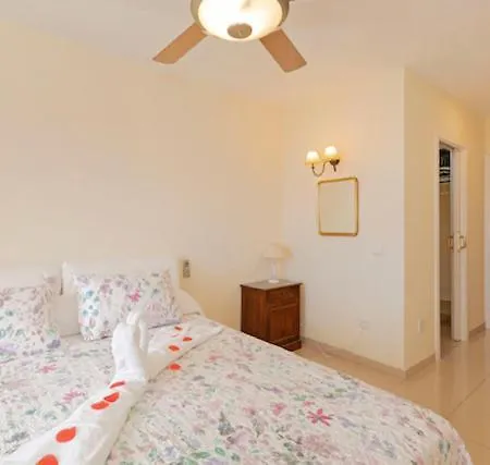 Sara En El Veril Del Duque - Sara Vacation * Адехе